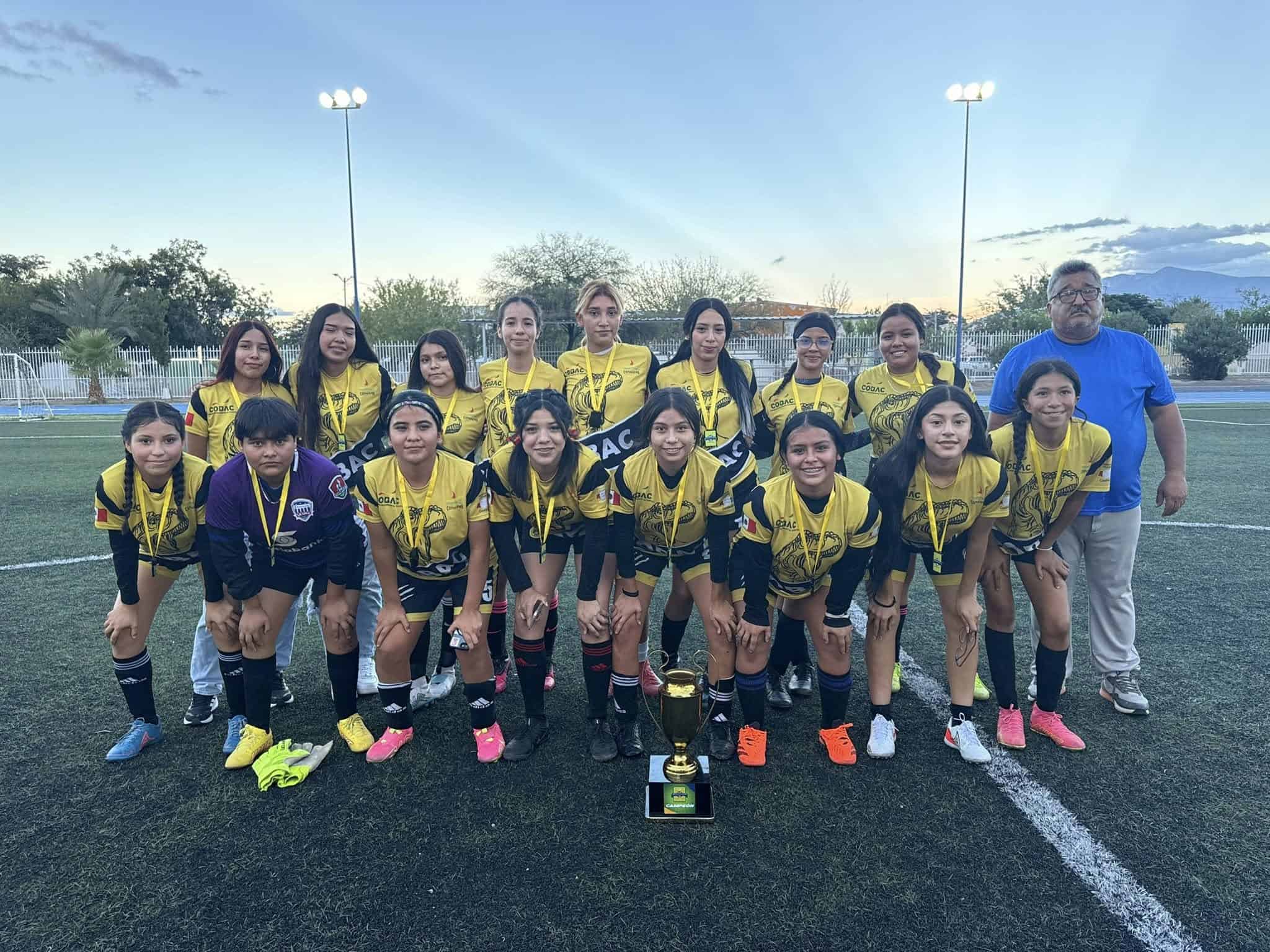 Equipo Femenil del COBAC Carmen Elizondo de Ancira se corona en la Liga Escolar de Fútbol