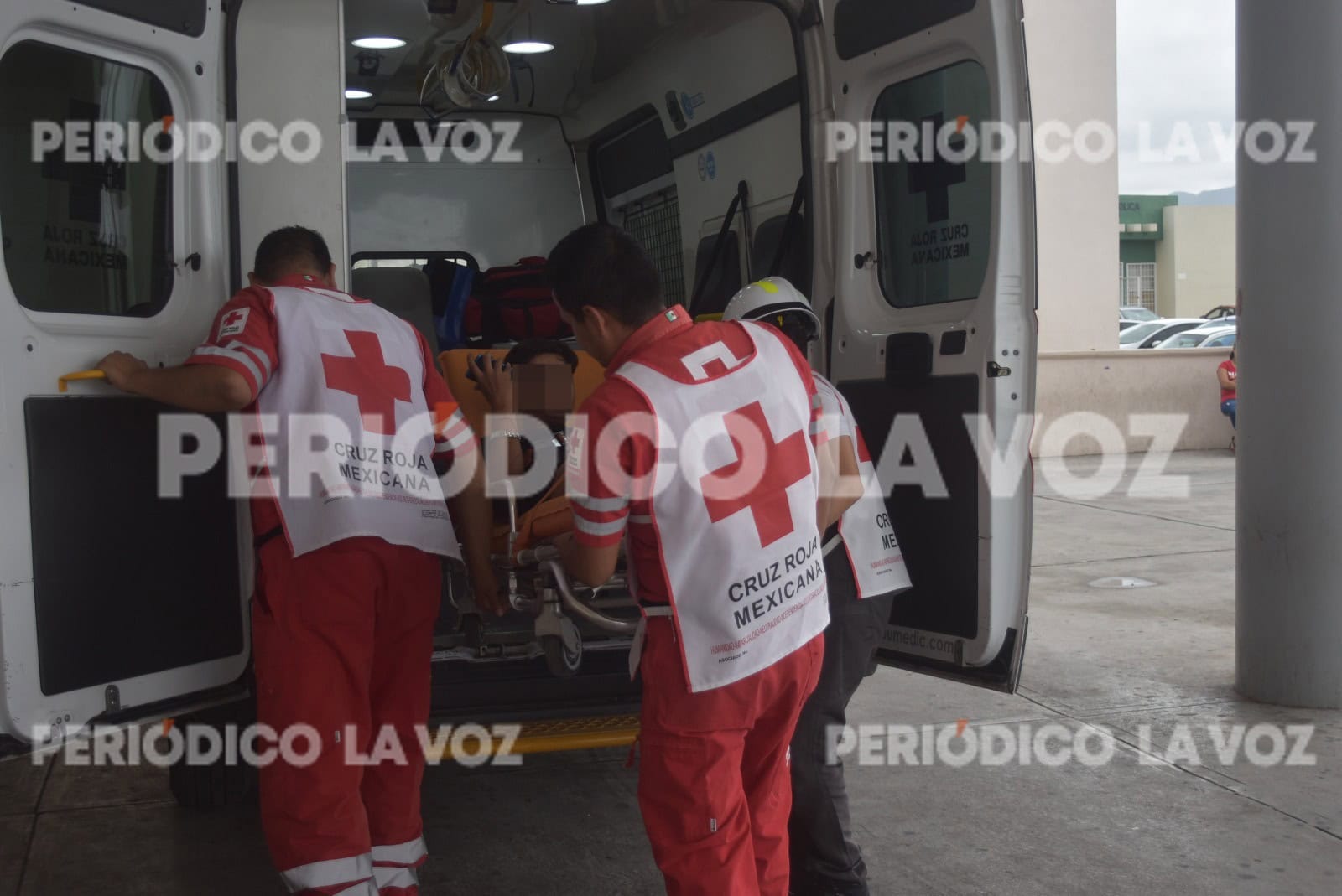 Embiste con Jetta a menor en motocicleta