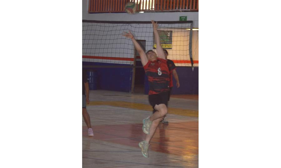 Emocionantes partidos marcan el inicio de la pretemporada de Voleibol Rangelitos