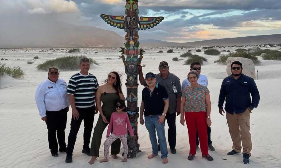 Eduardo España sorprende en Cuatro Ciénegas con su presencia