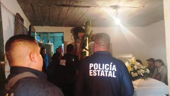 Apoyan policías estatales  a familia de niño fallecido