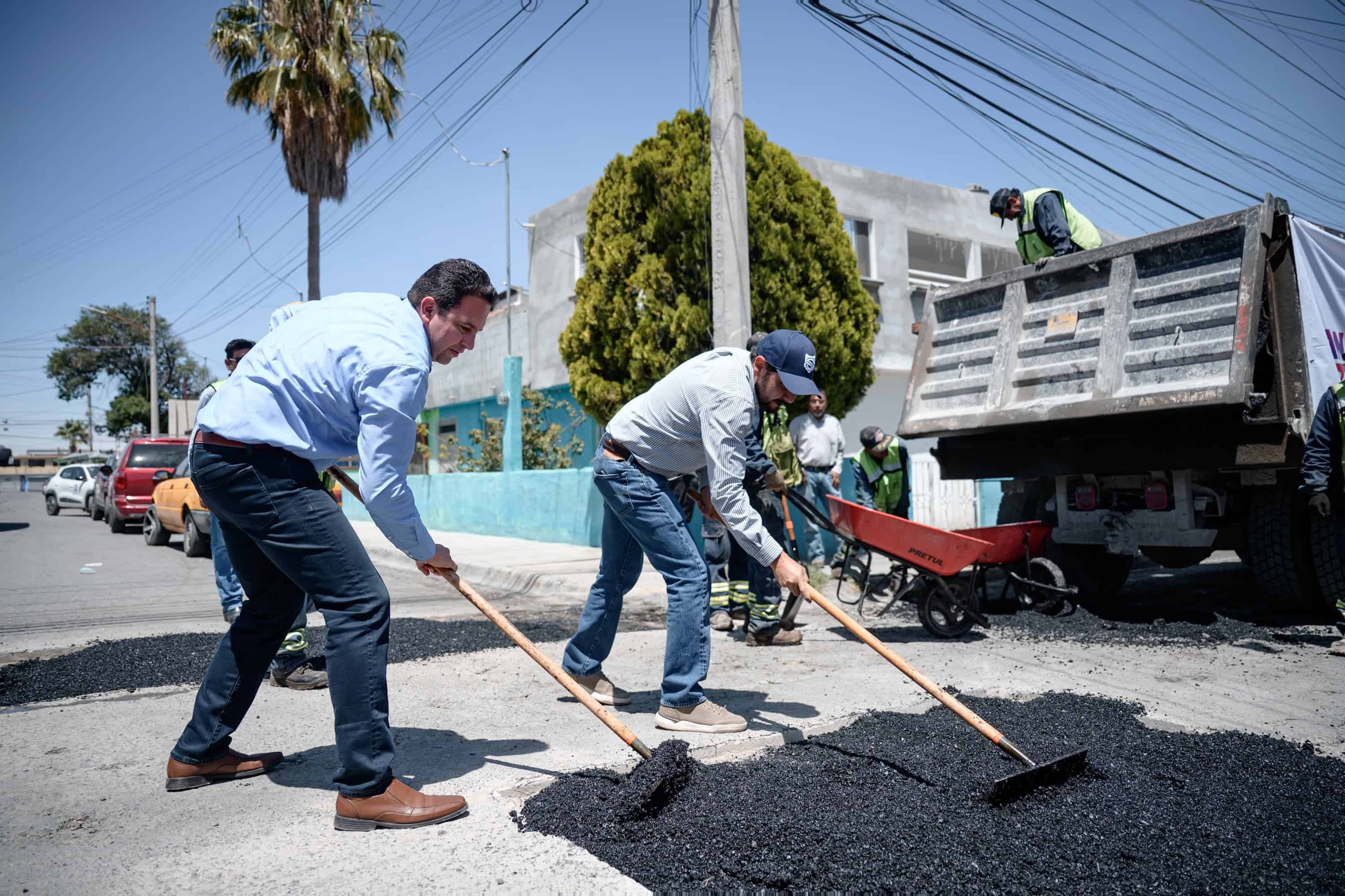 Siguen en Saltillo labores de bacheo