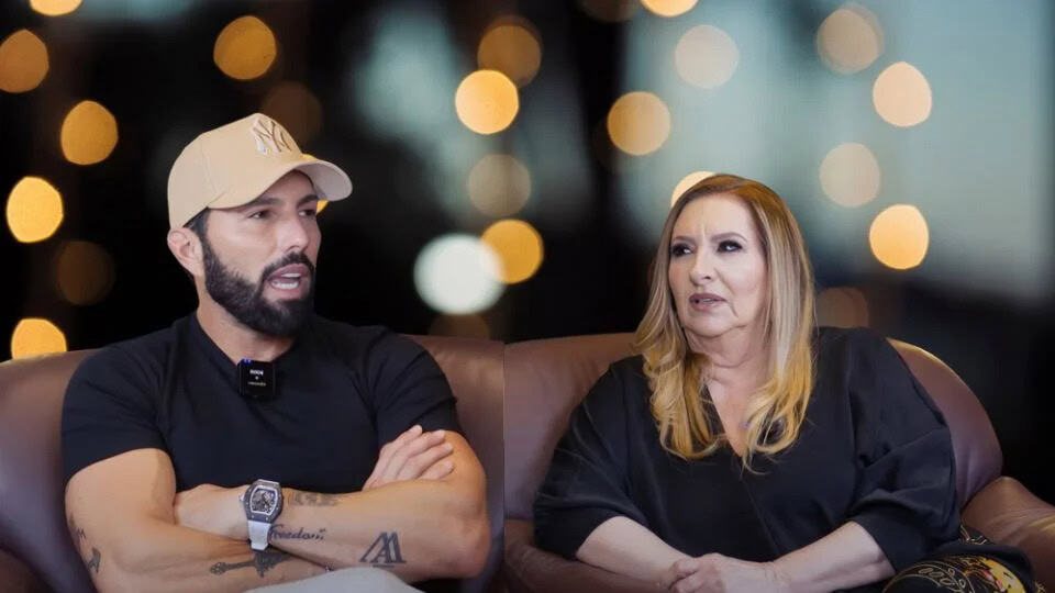 Poncho de Nigris confronta a su madre en emotivo encuentro mediático