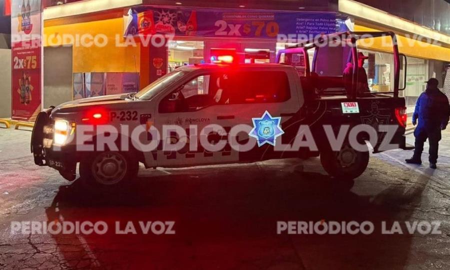 Empleado evita asalto armado en tienda de conveniencia