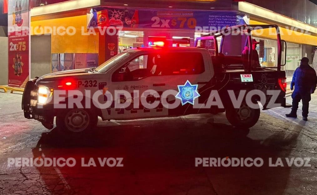 Empleado evita asalto armado en tienda de conveniencia