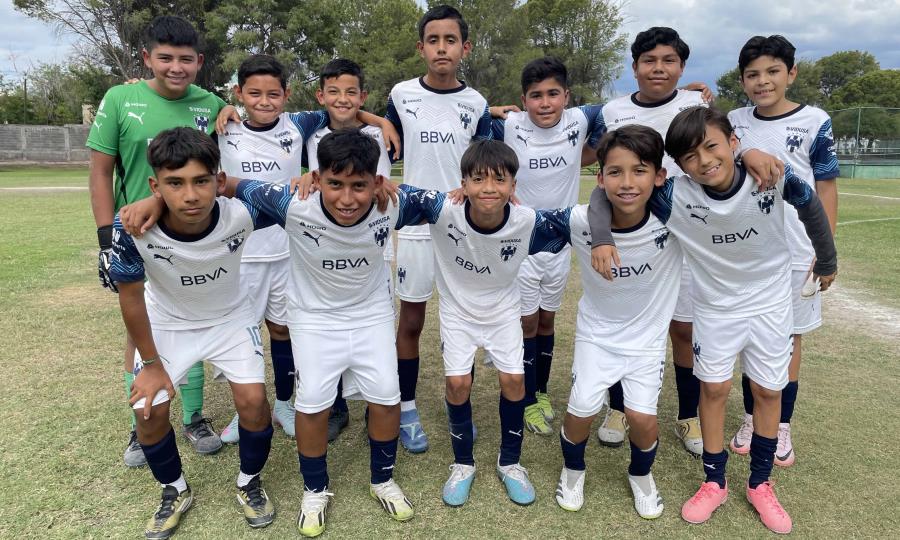 Josem Moya lidera triunfo de Rayados 13 con doblete en cuartos de final