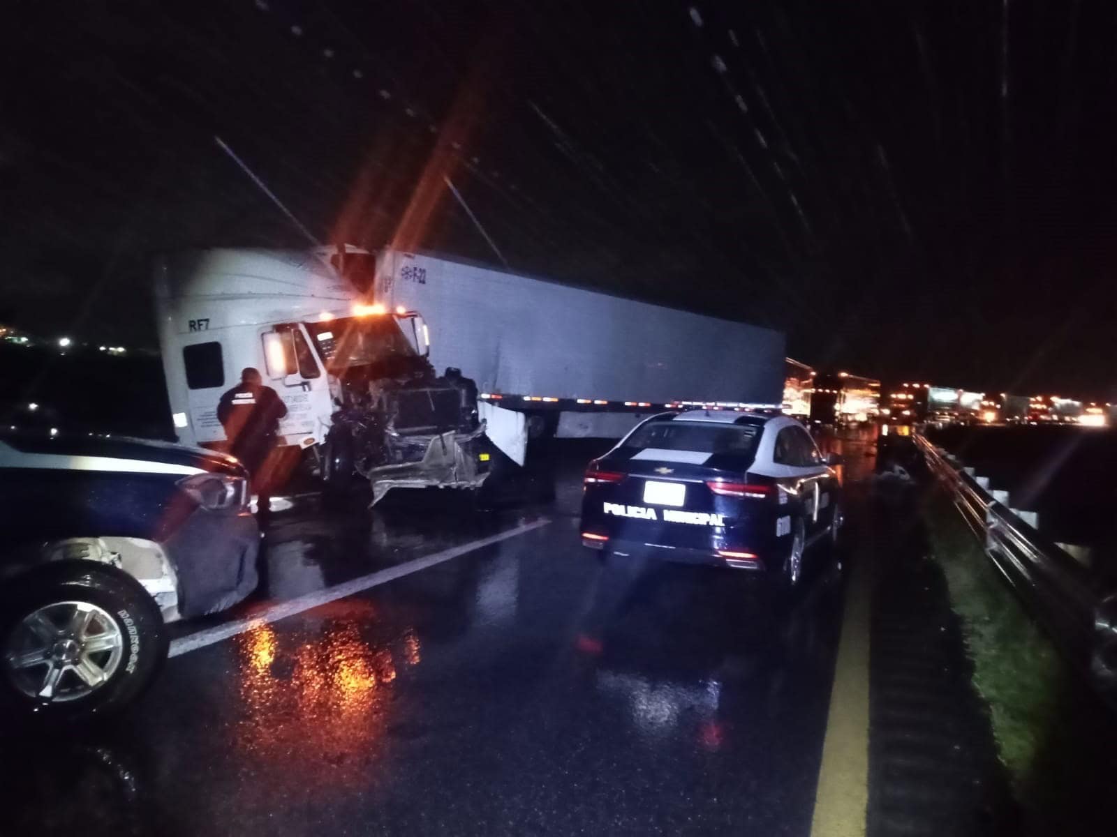 Derrapa tráiler en La Carbonera