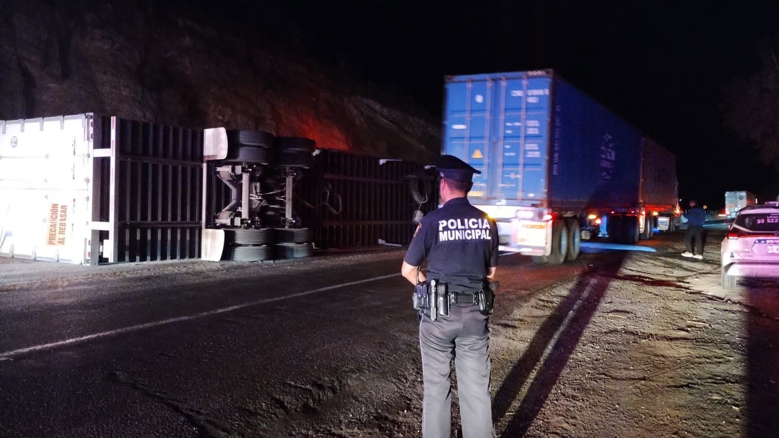 Derrapa tráiler en La Carbonera