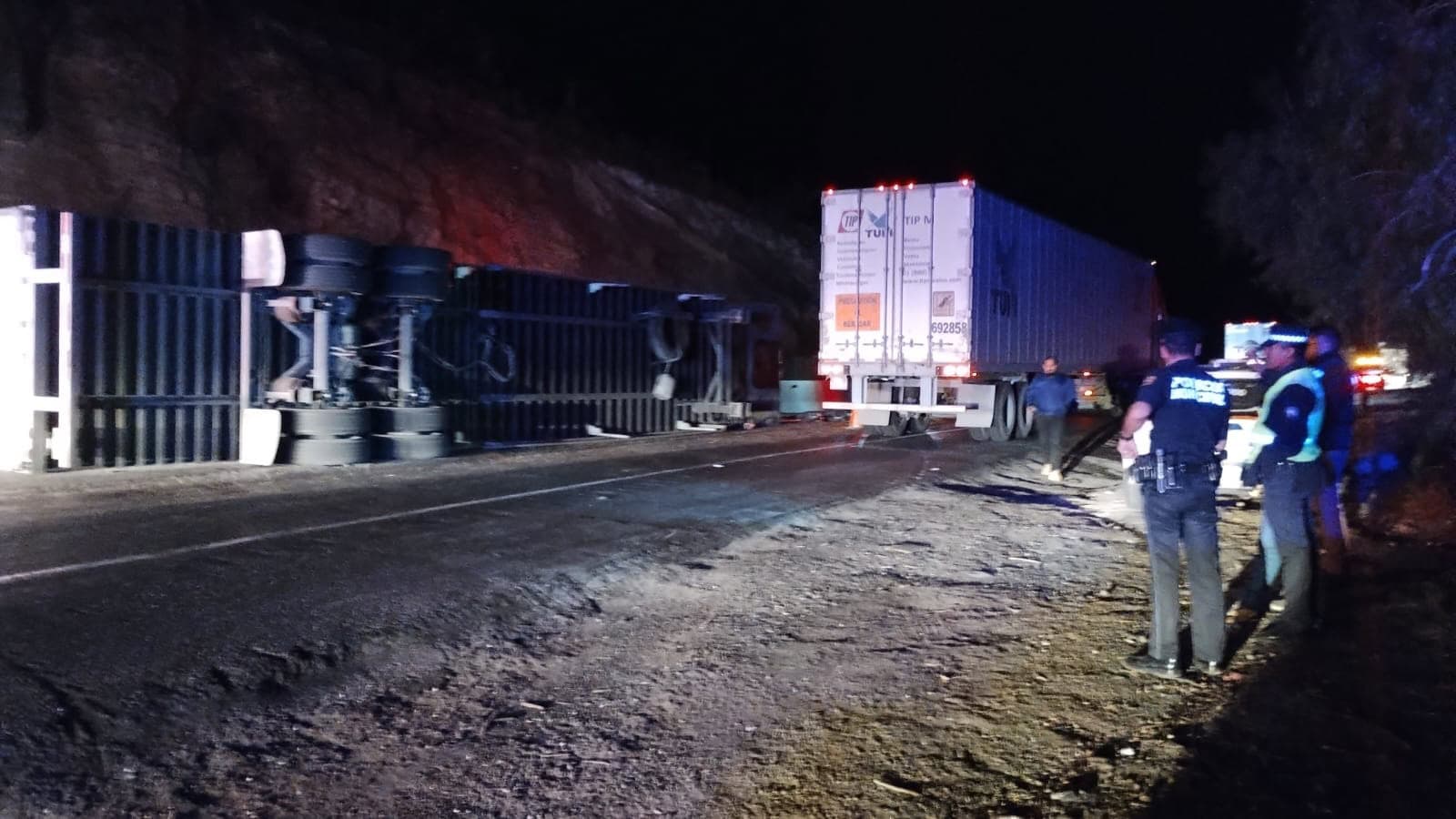 Derrapa tráiler en La Carbonera