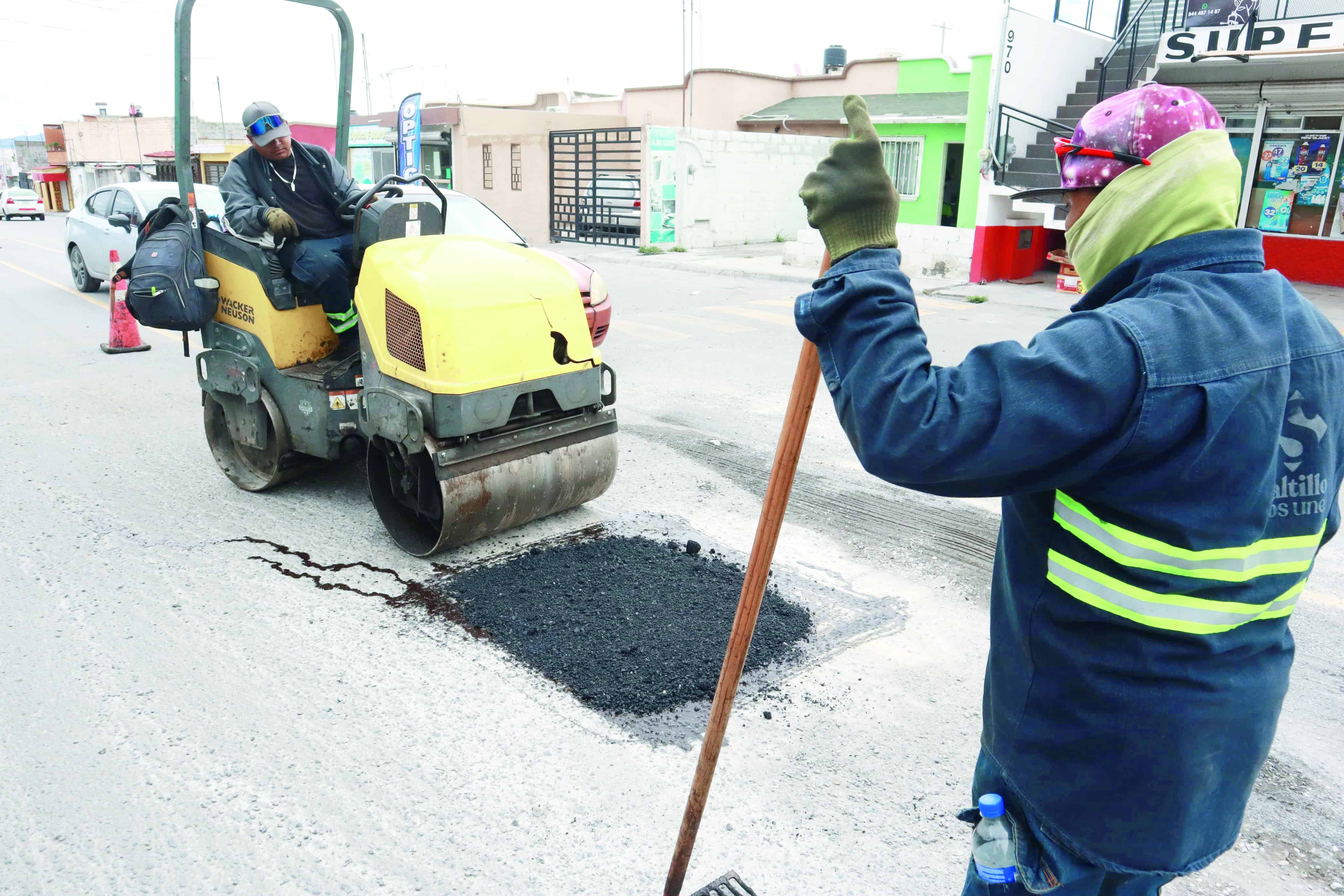 Intensifican bacheo en Miarsierra y Teresitas