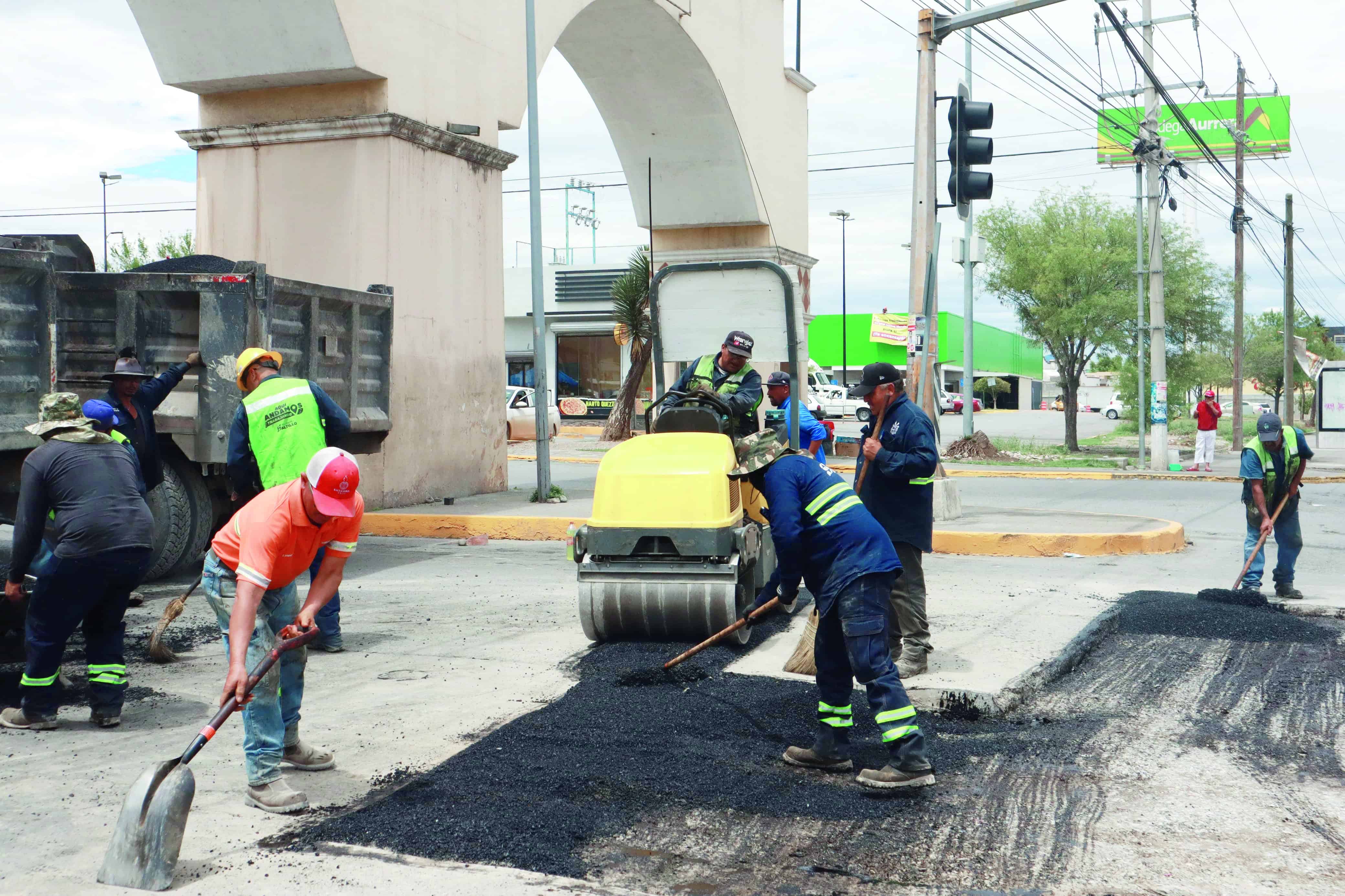Intensifican bacheo en Miarsierra y Teresitas