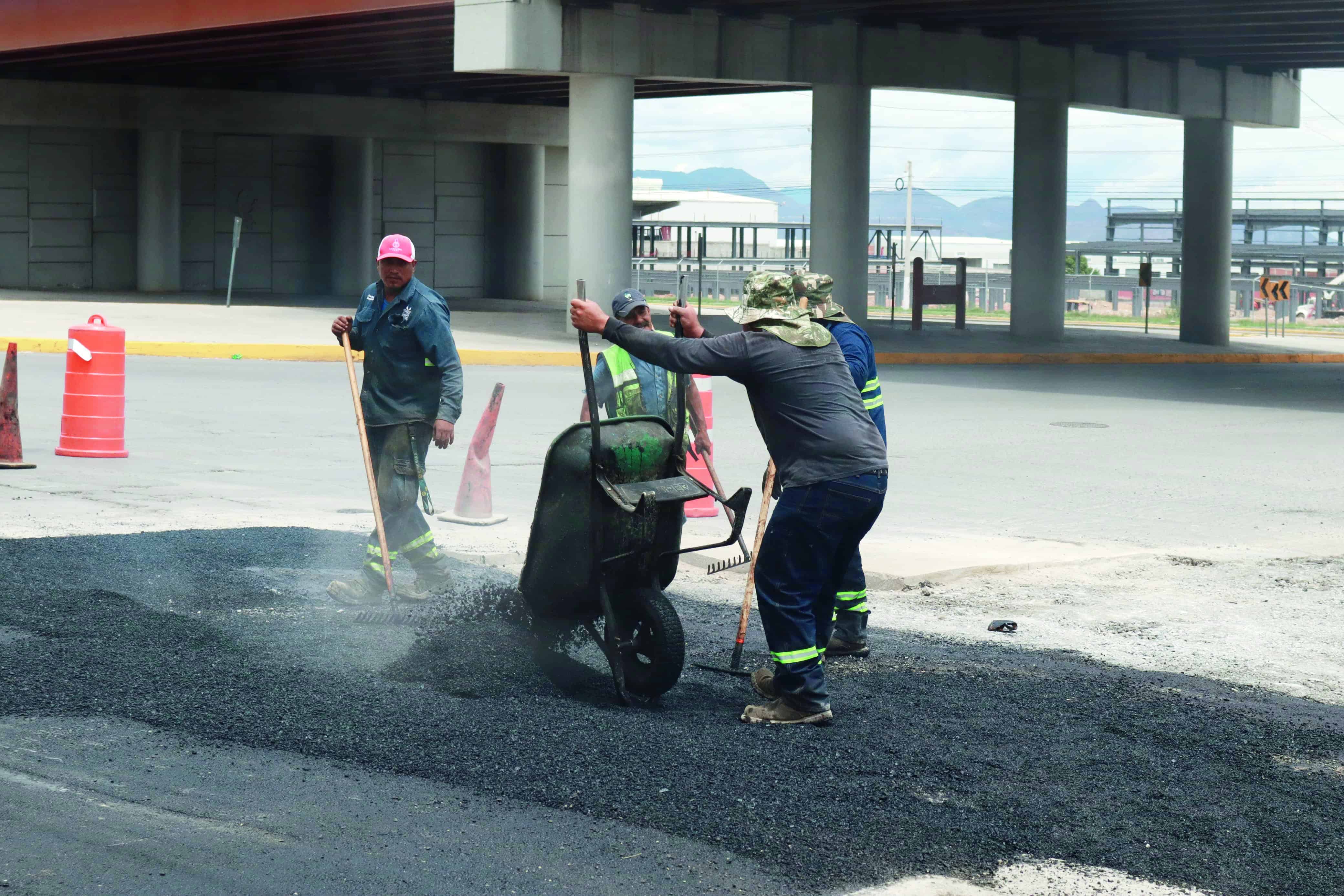Intensifican bacheo en Miarsierra y Teresitas