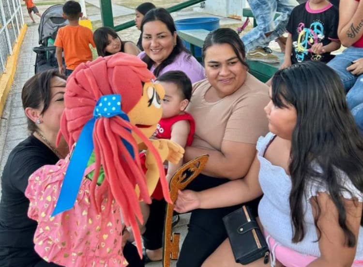 Cuentacuentos y sonrisas iluminan la colonia Jesús Perales en Morelos