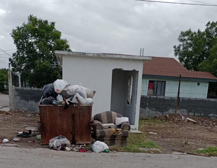 Suspenden recolección de basura en Nava por adeudo del alcalde Iván Ochoa