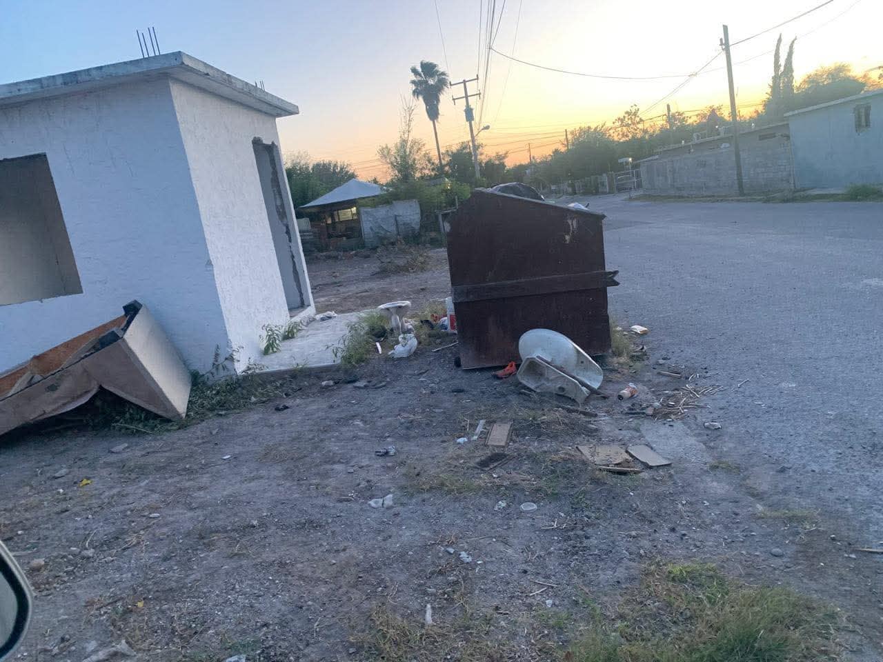 Suspenden recolección de basura en Nava por adeudo del alcalde Iván Ochoa