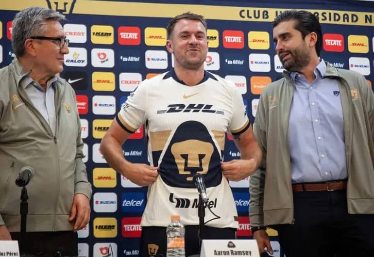 Aaron Ramsey se une a los Pumas en medio de tragedia