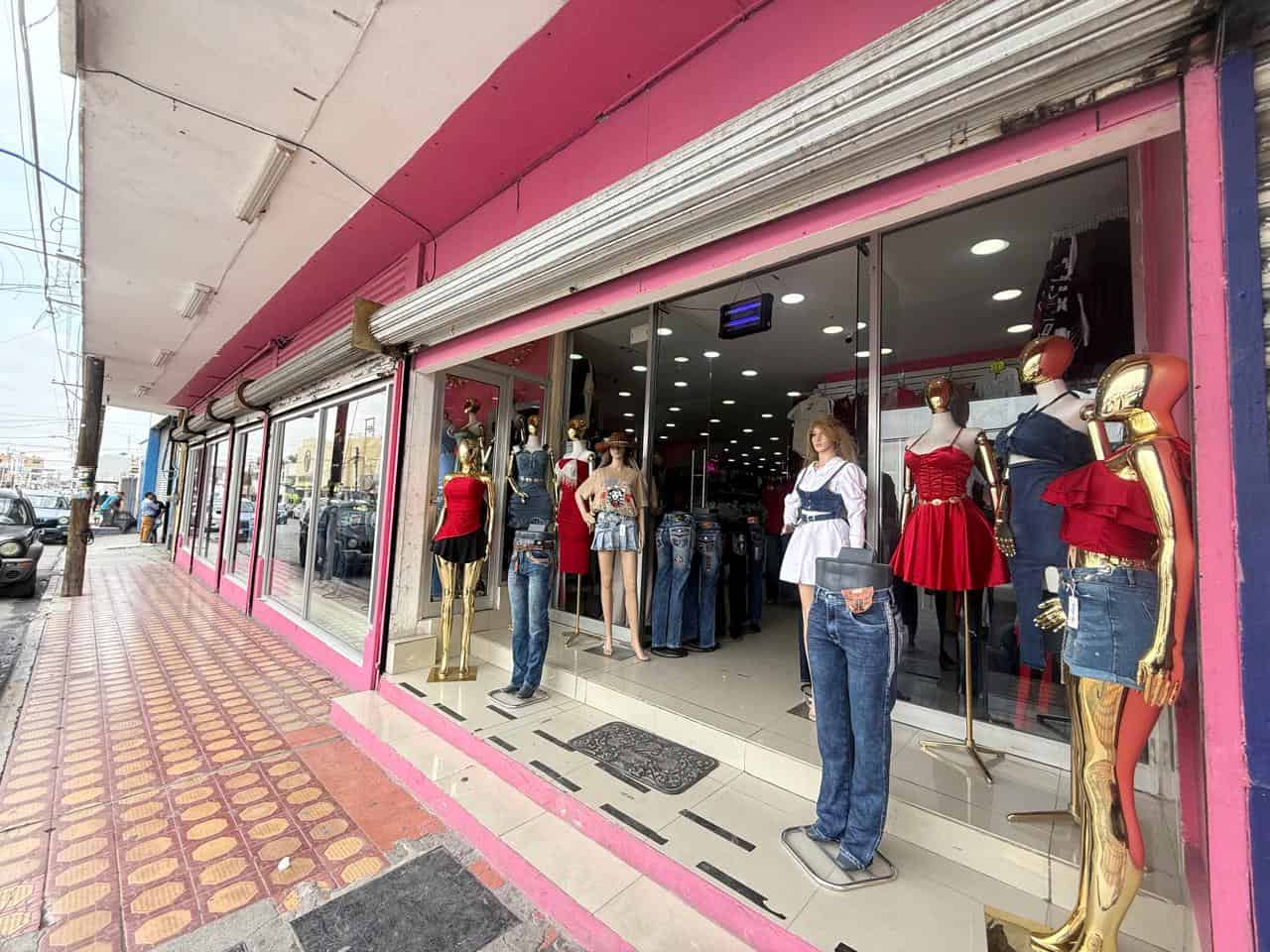 Empleada de boutique de ropa acusada de robar caja