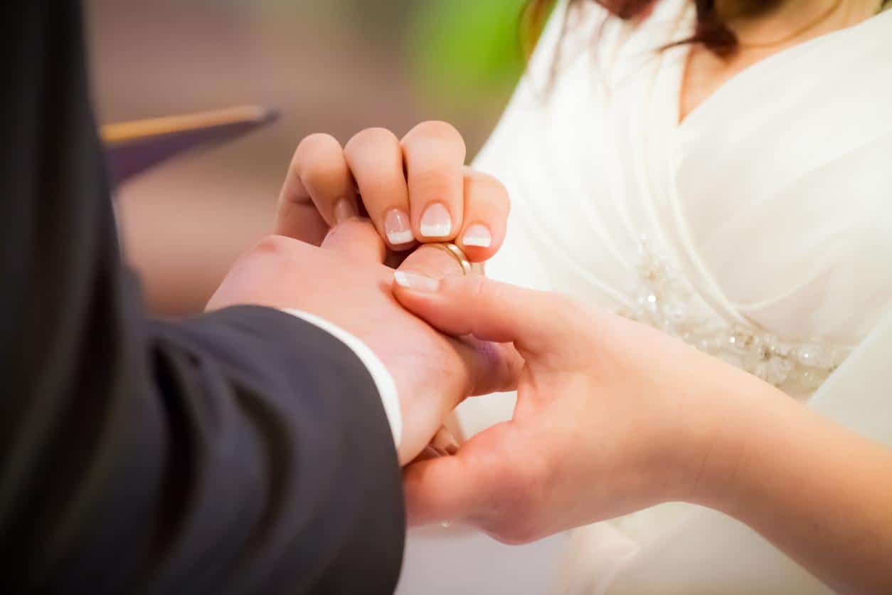 Ayuda por matrimonio Afore: cómo obtener este apoyo económico