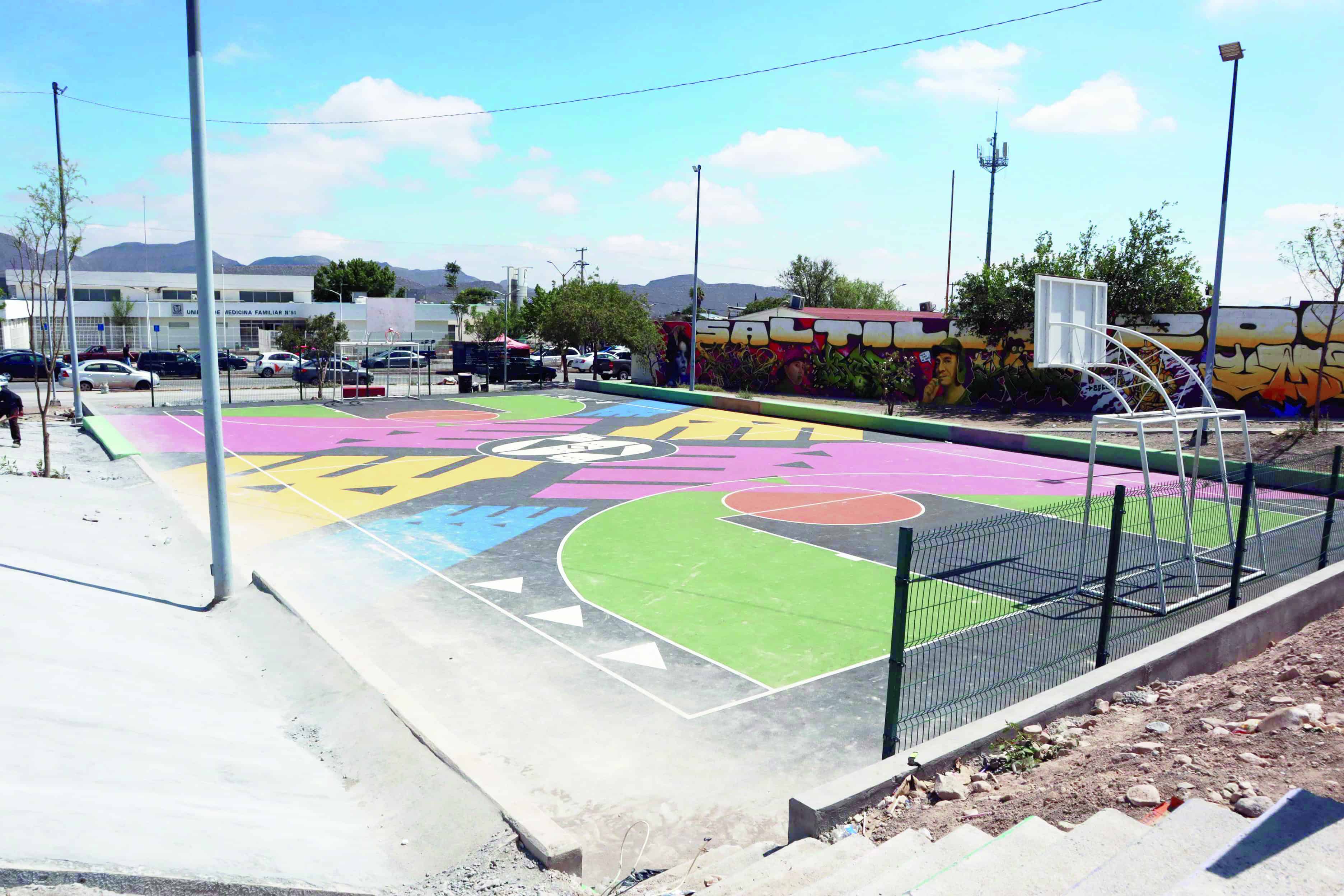 Avanza rehabilitación de plaza en ´la Saltillo 2000´
