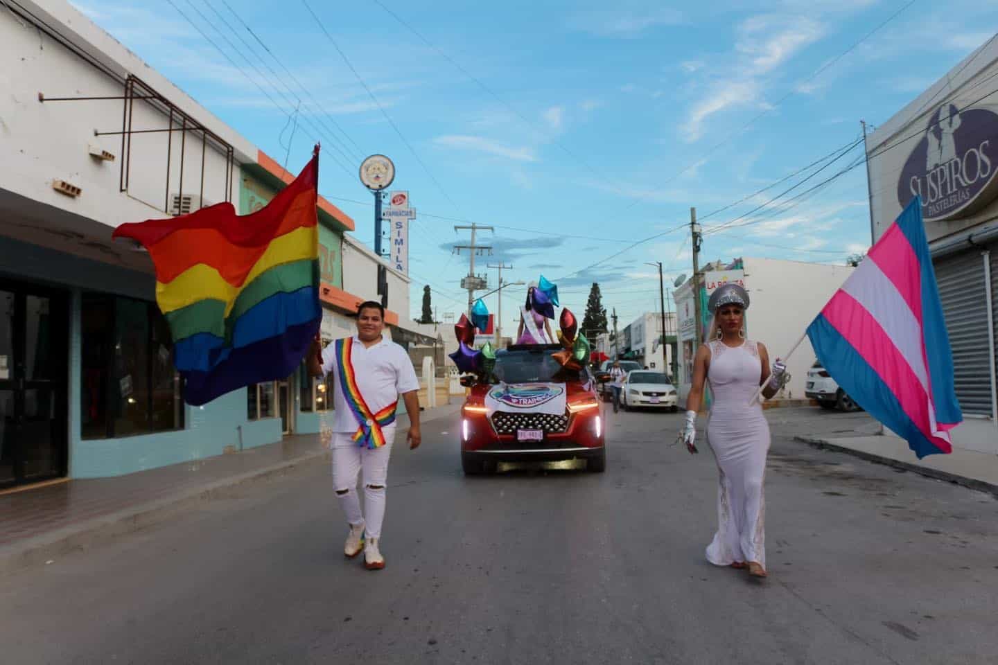 Allende se llena de color con la Marcha del Orgullo LGBT+