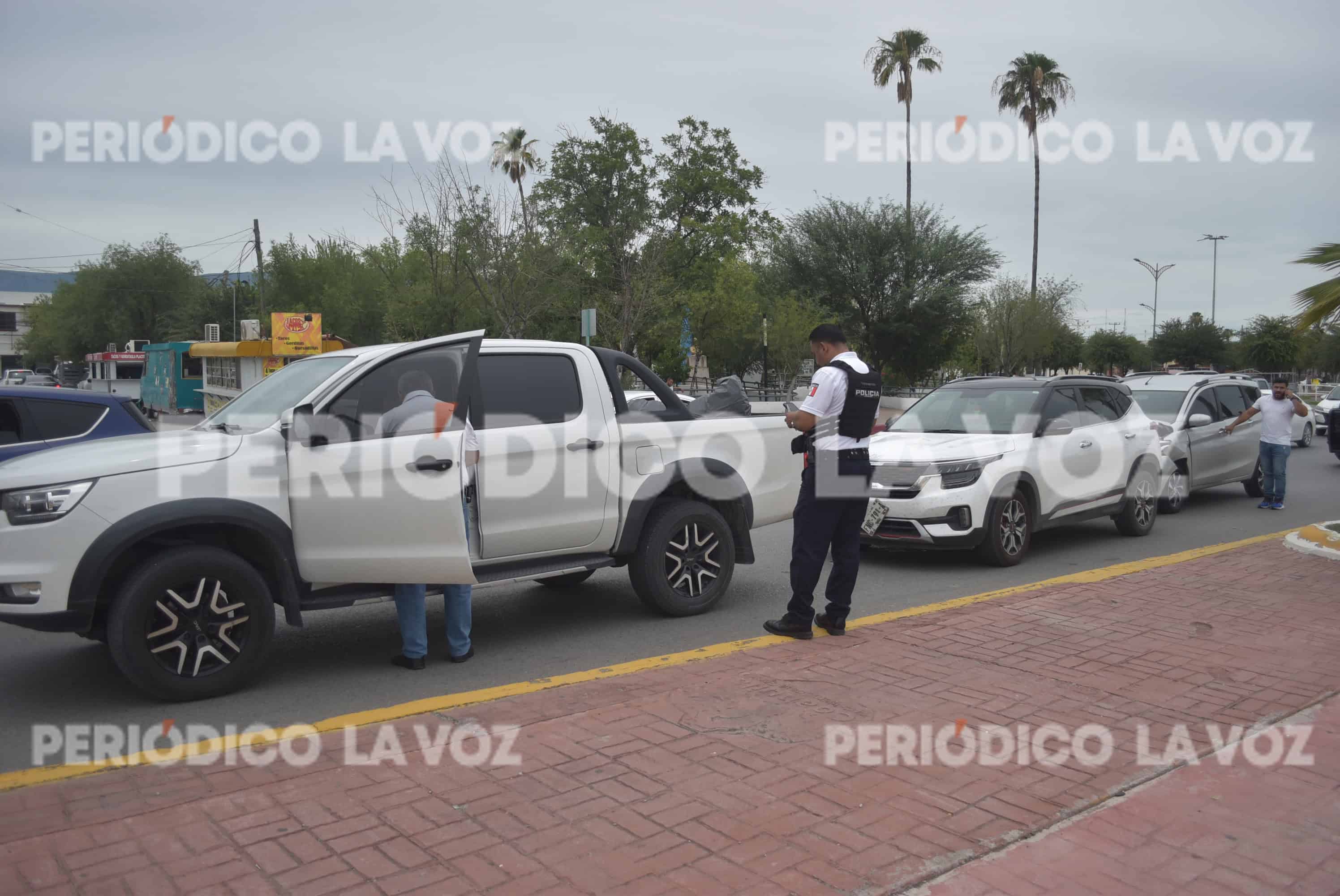 Carambola Vehicular en Monclova Deja Daños Materiales