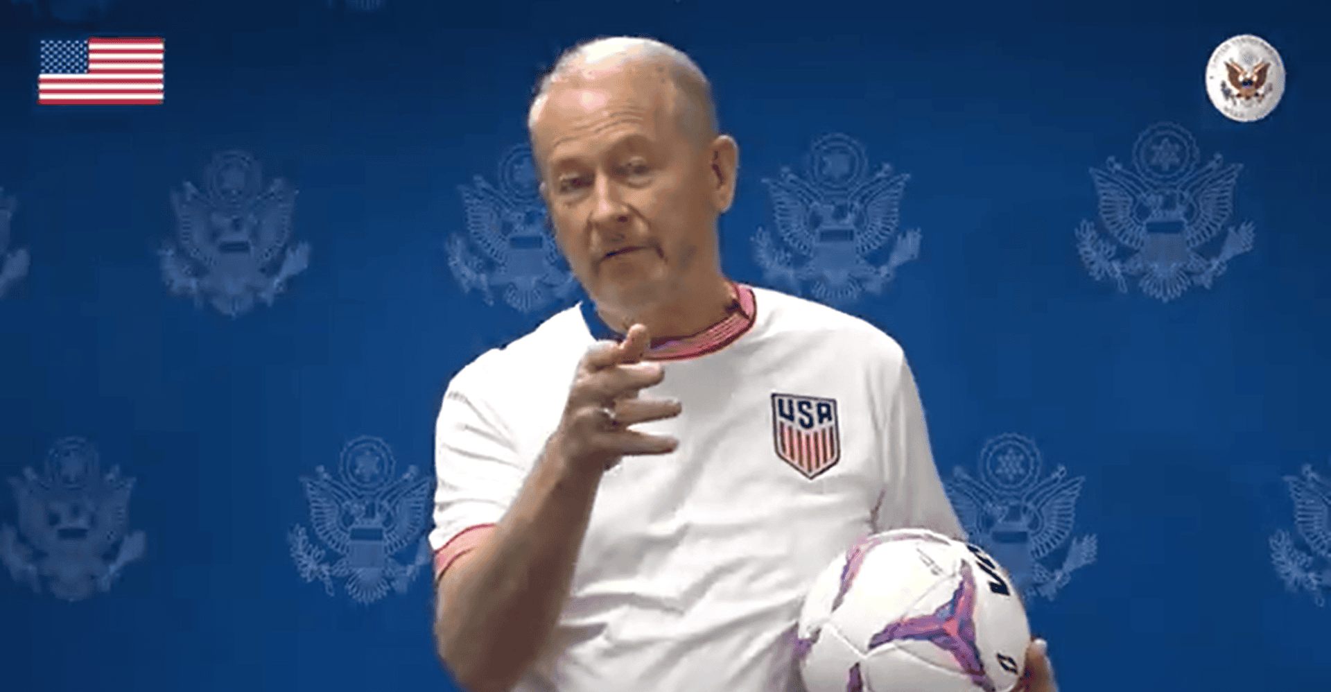 Reto amistoso en final de la Copa Oro entre embajador de EE.UU. y Canciller de México