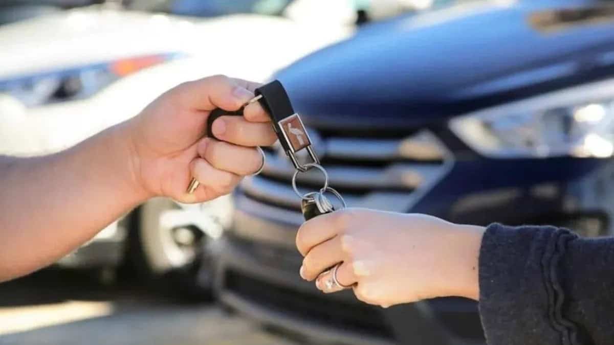 Venden vehículos a mexicanos en Eaglr Pass y los reportan como robados