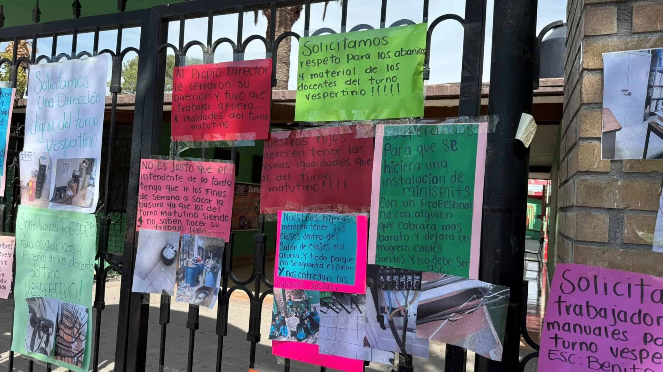 Protesta pacífica de madres en Escuela Primaria Benito Juárez por falta de respuesta de autoridades