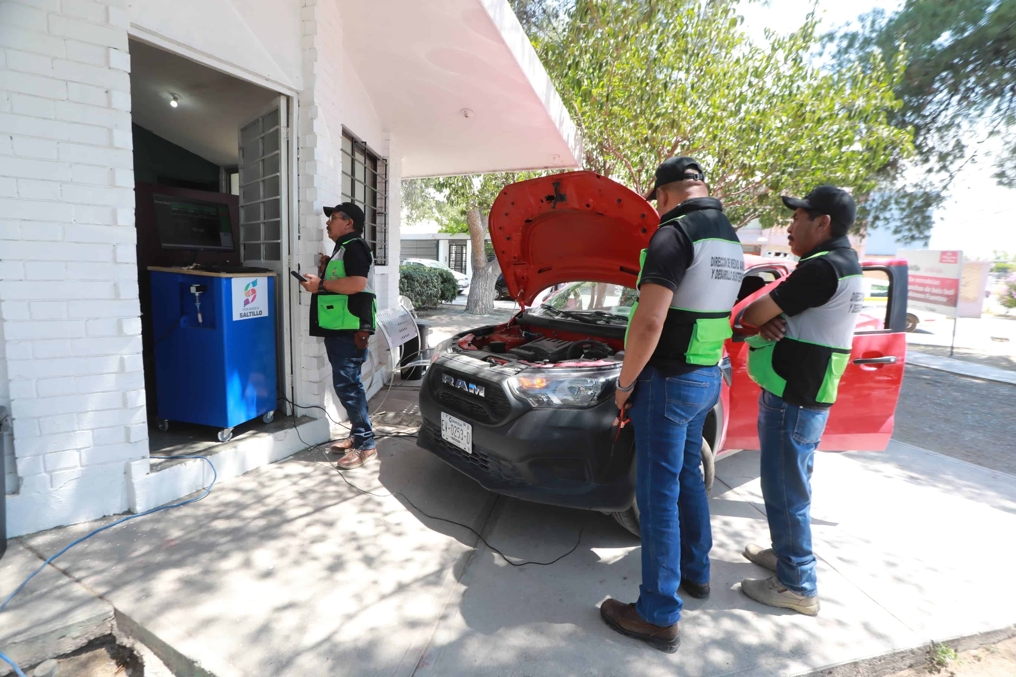 Aumenta en un 45% la verificación vehicular en Saltillo durante este año