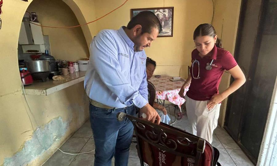 Enfermeros y médicos toman rol activo en seguimiento de pacientes en Salud Casa por Casa