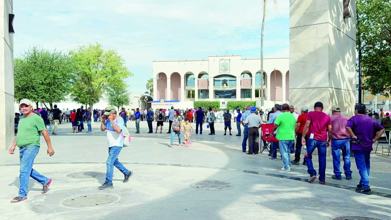 Trabajadores de AHMSA denuncian escándalo por asignaciones multimillonarias