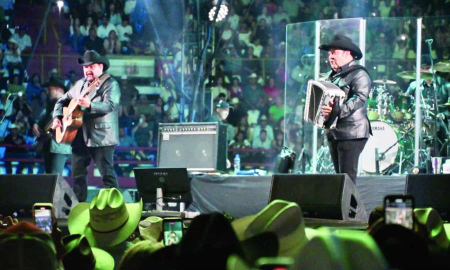 Revientan emociones Pesado y Primavera