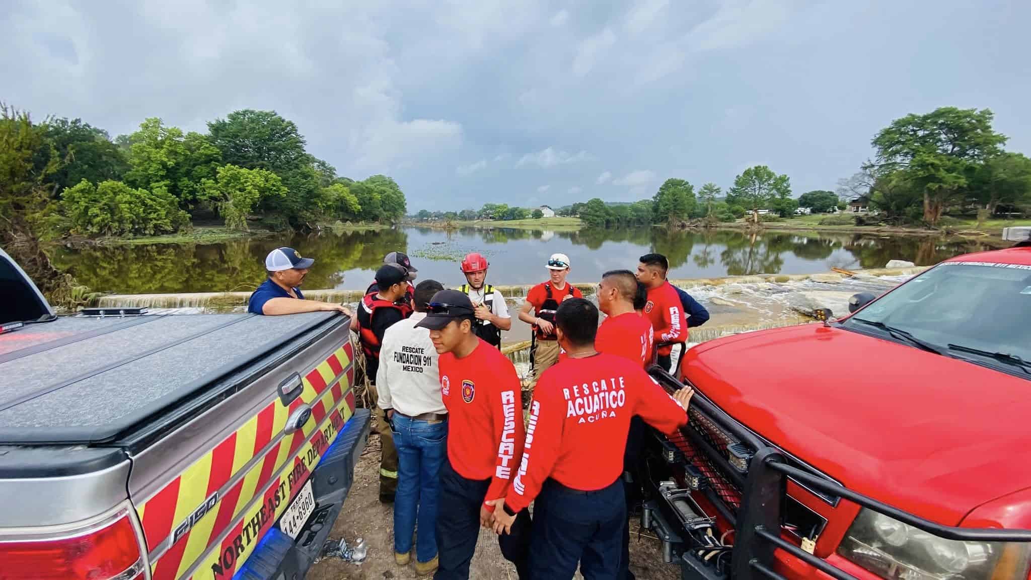 Bomberos de Acuña apoyan rescate en Texas