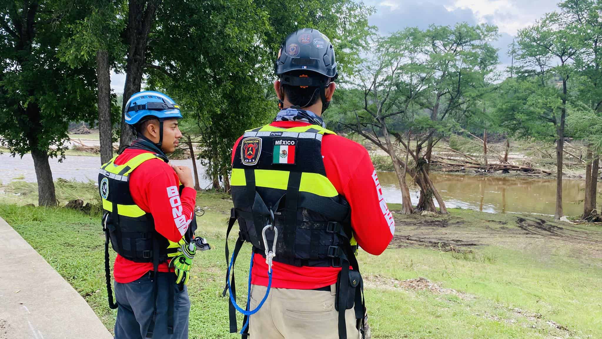 Bomberos de Acuña apoyan rescate en Texas