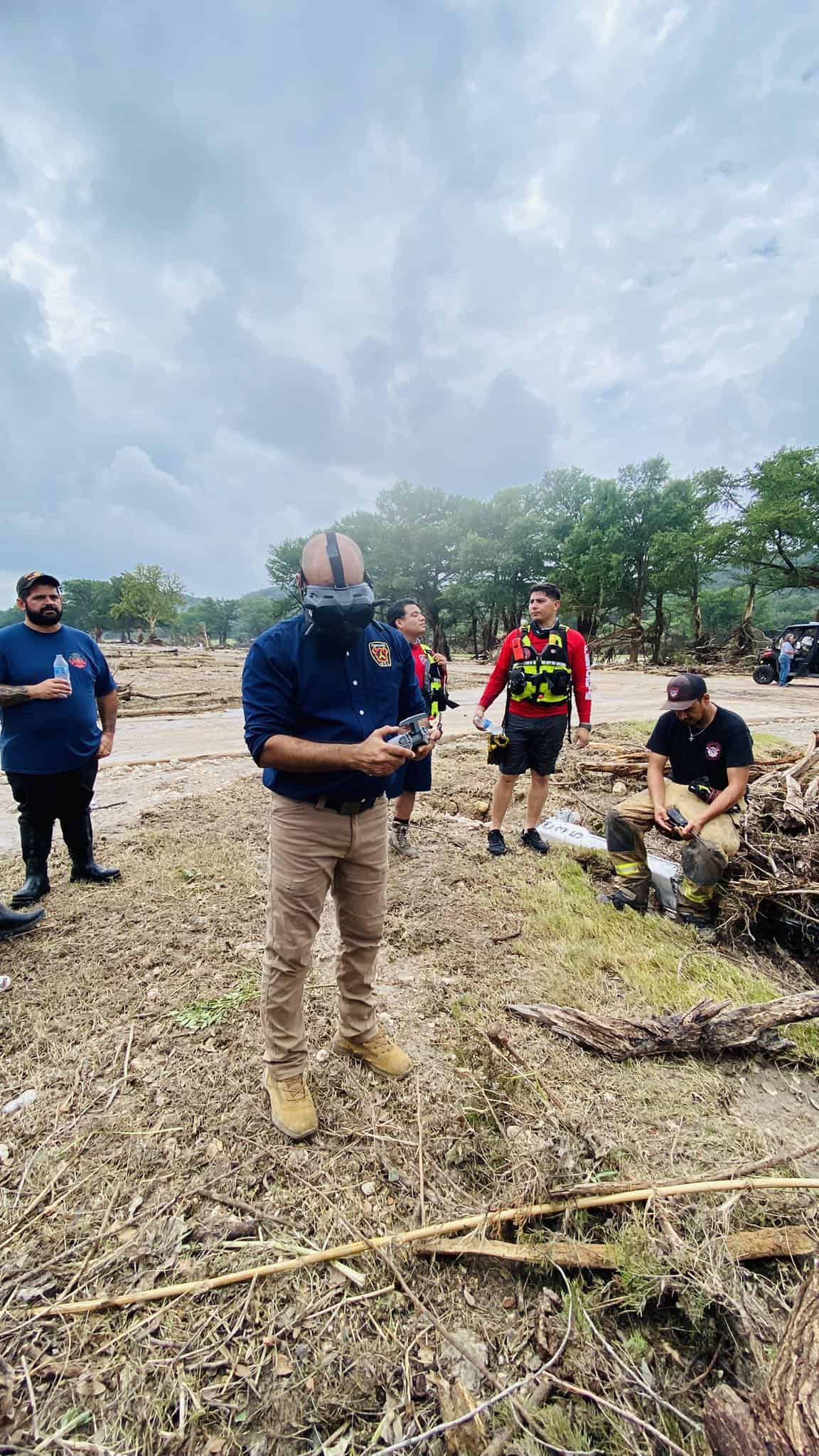 Bomberos de Acuña apoyan rescate en Texas
