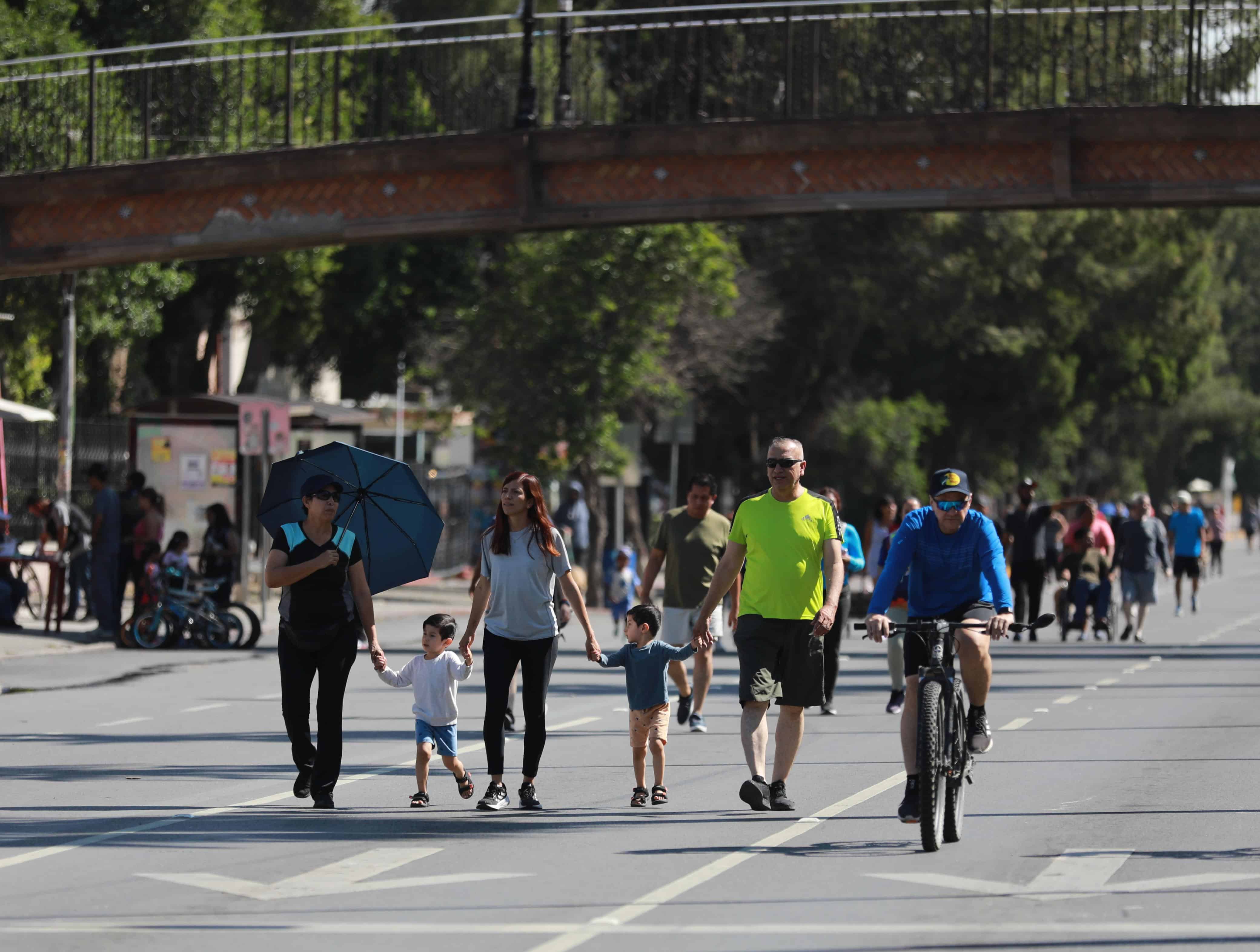 Pasean familias en la Ruta Recreativa