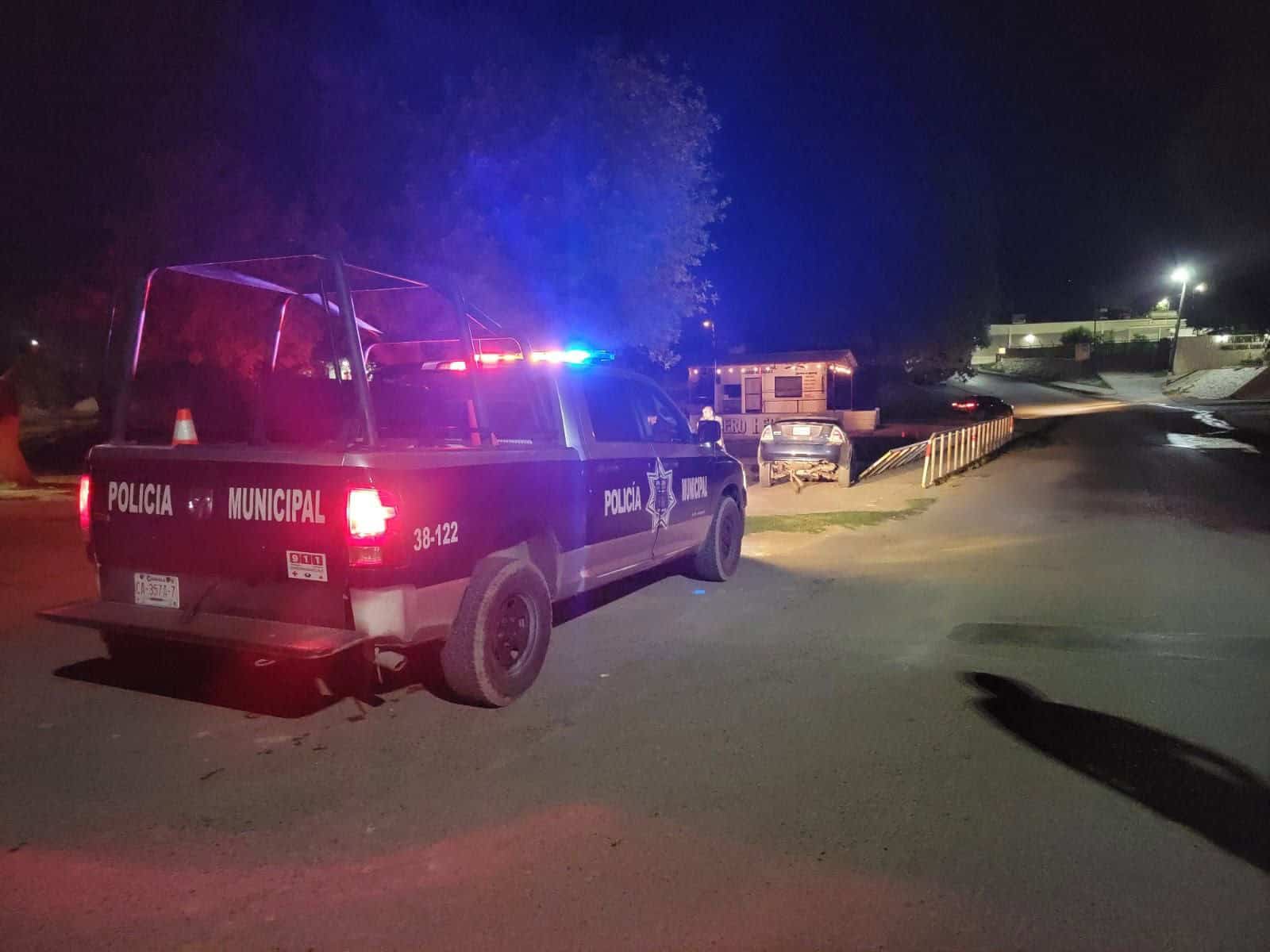 Borracho al volante casi termina en el río en pleno centro de Zaragoza