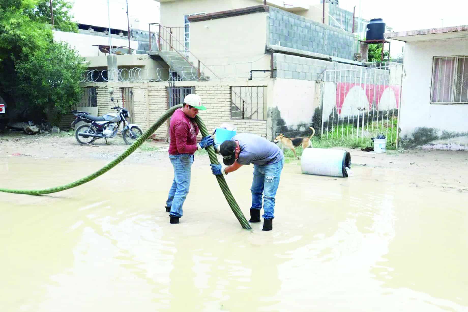 Intensas lluvias provocan inundaciones en Arteaga, Coahuila