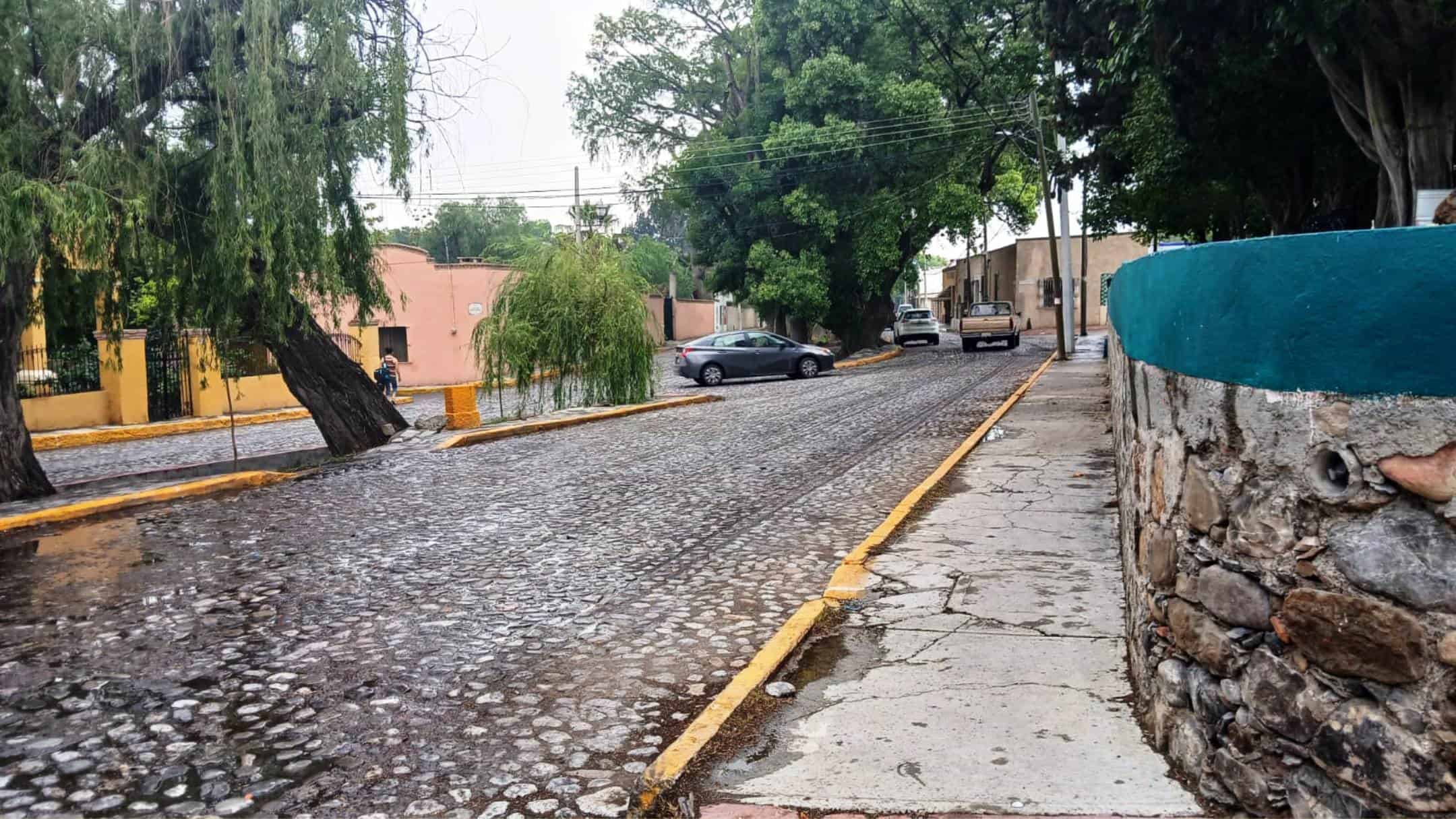 Colapso parcial en zona industrial por lluvias en Arteaga