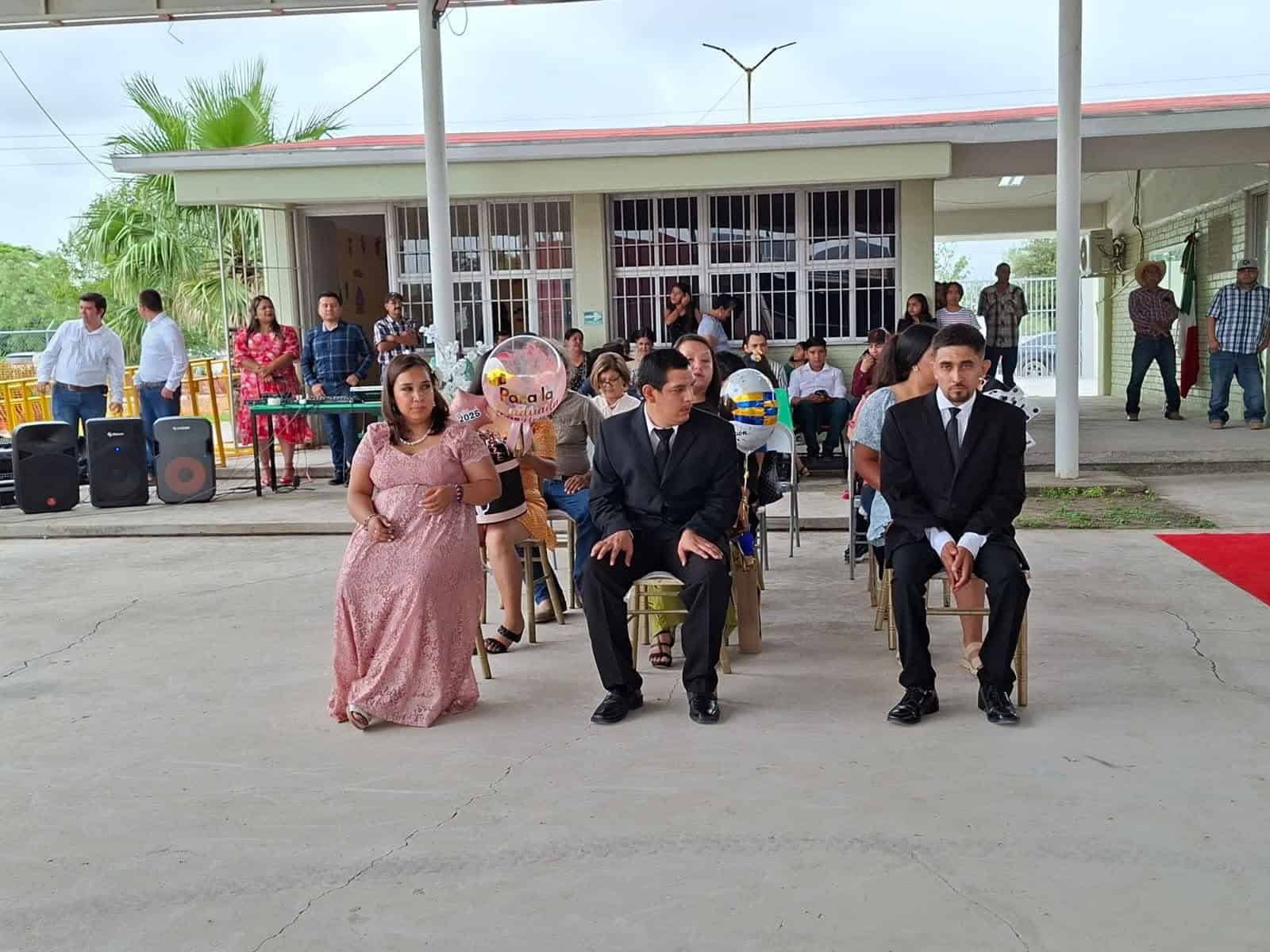 Celebran con orgullo graduación en el CAM 37 de Zaragoza