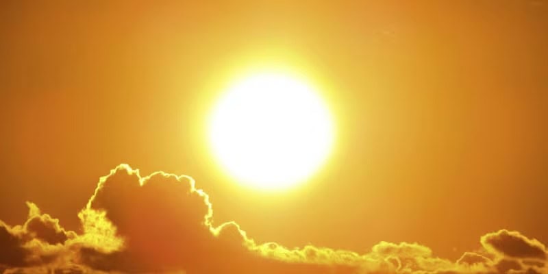 El mundo entero iluminado por el Sol el 8 de julio