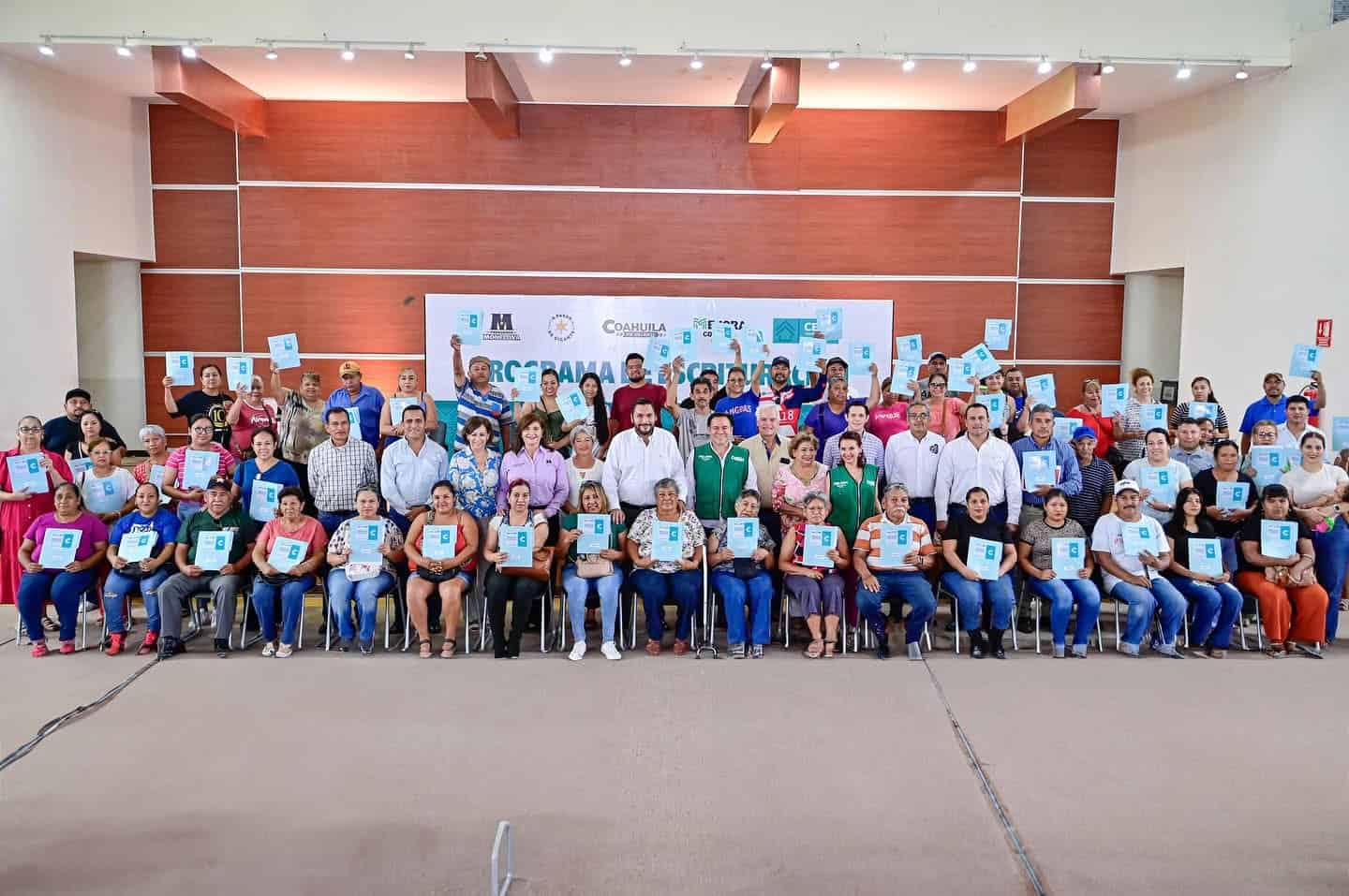 Certificación de patrimonio para 80 familias de Monclova