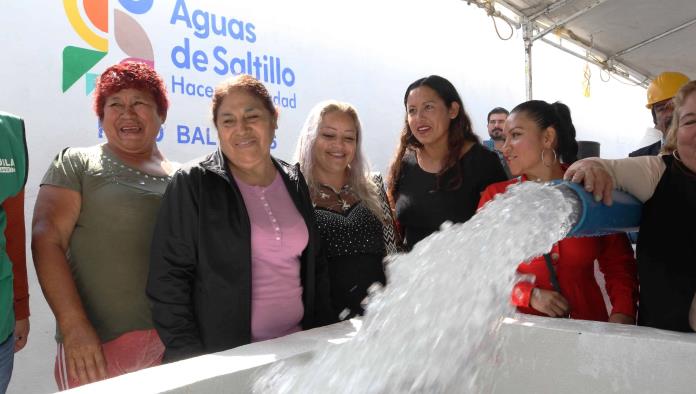 Alcalde Javier Díaz cumple promesa con Pozo de Agua en Balcones