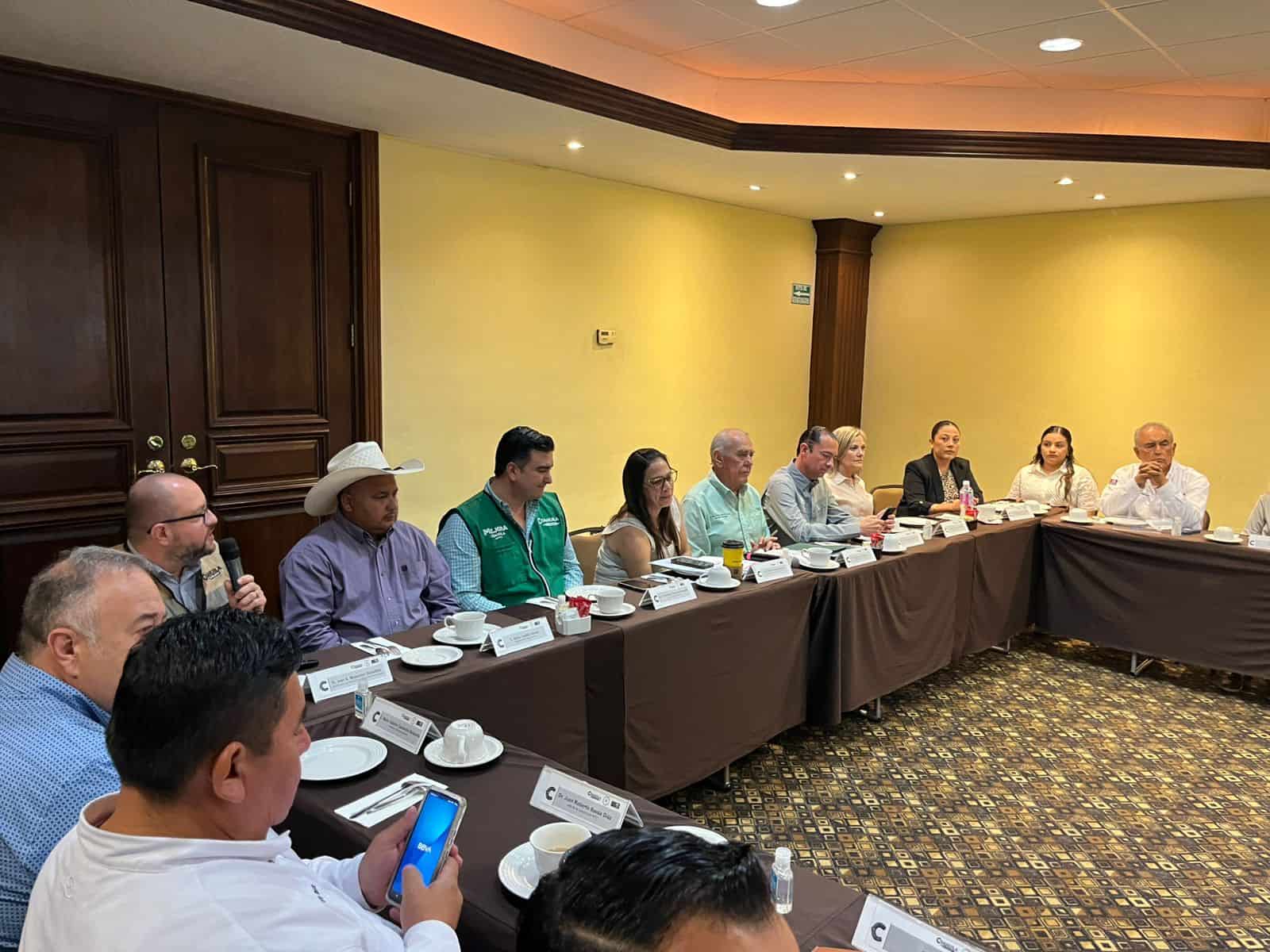 Reunión clave para prevenir el dengue en Coahuila