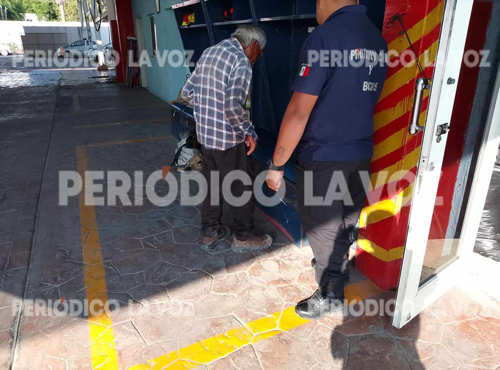 Resguardan  a abuelito  en abandono