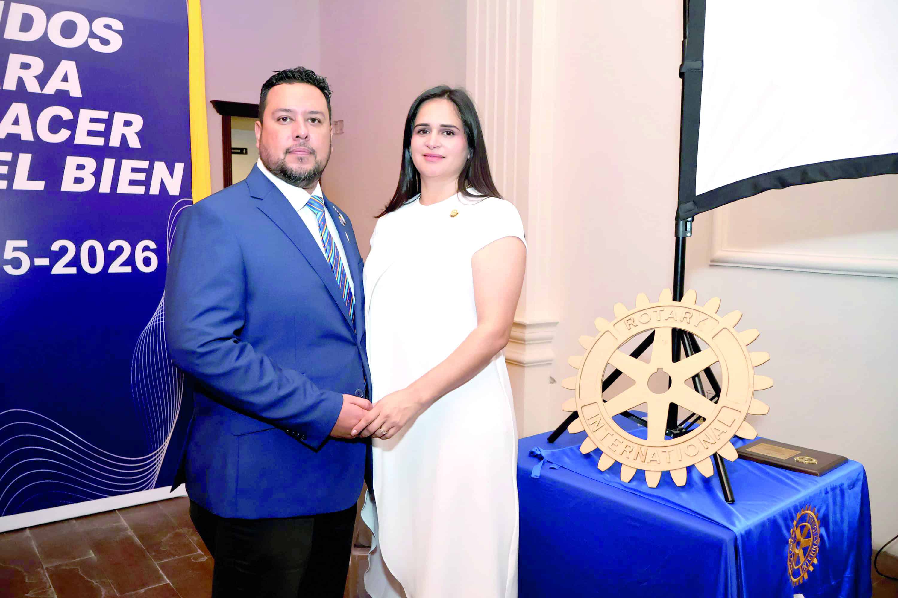 Carlos Alberto Celestino y su esposa asumen liderazgo en el Club Rotario
