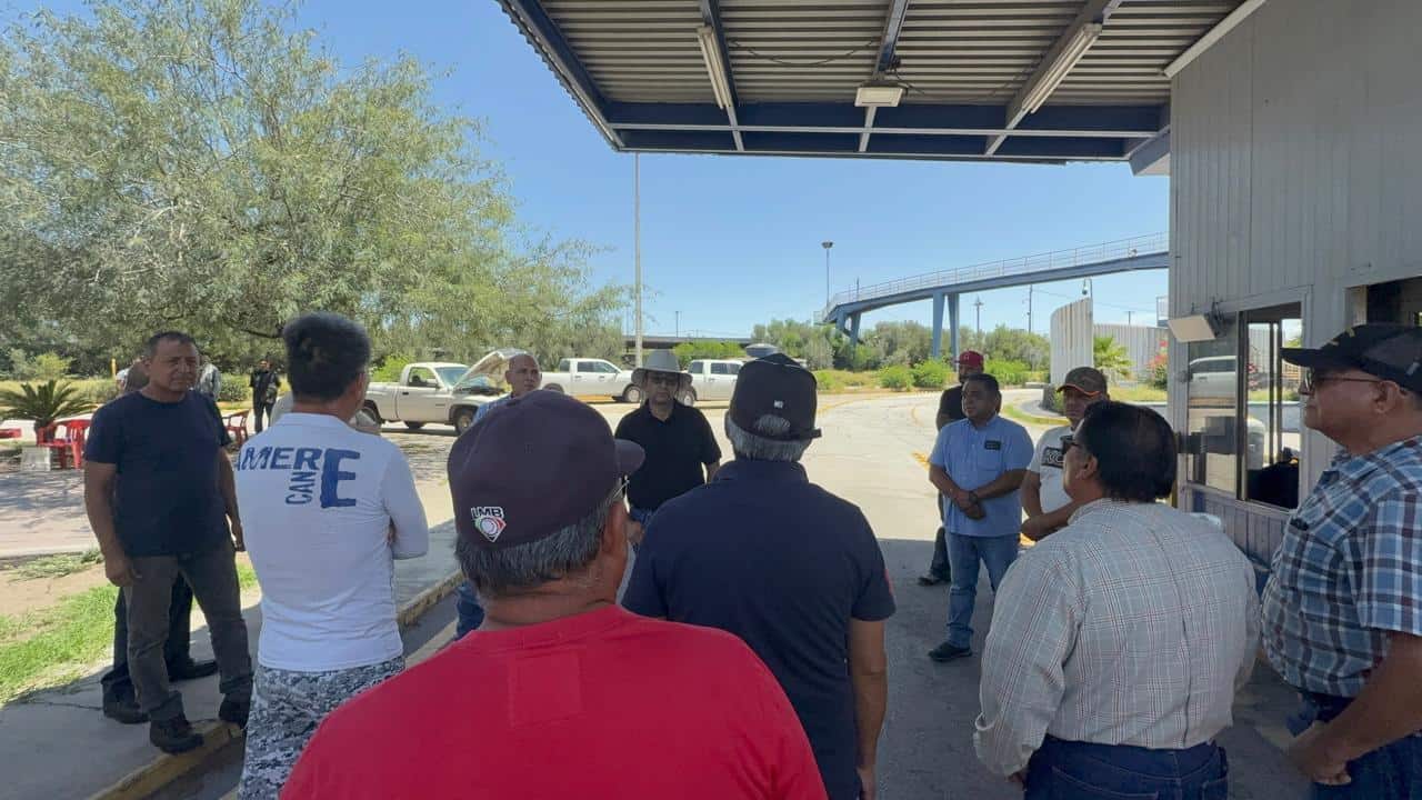 Protesta de ex trabajadores de AHMSA bloquea planta contra empresa Levy