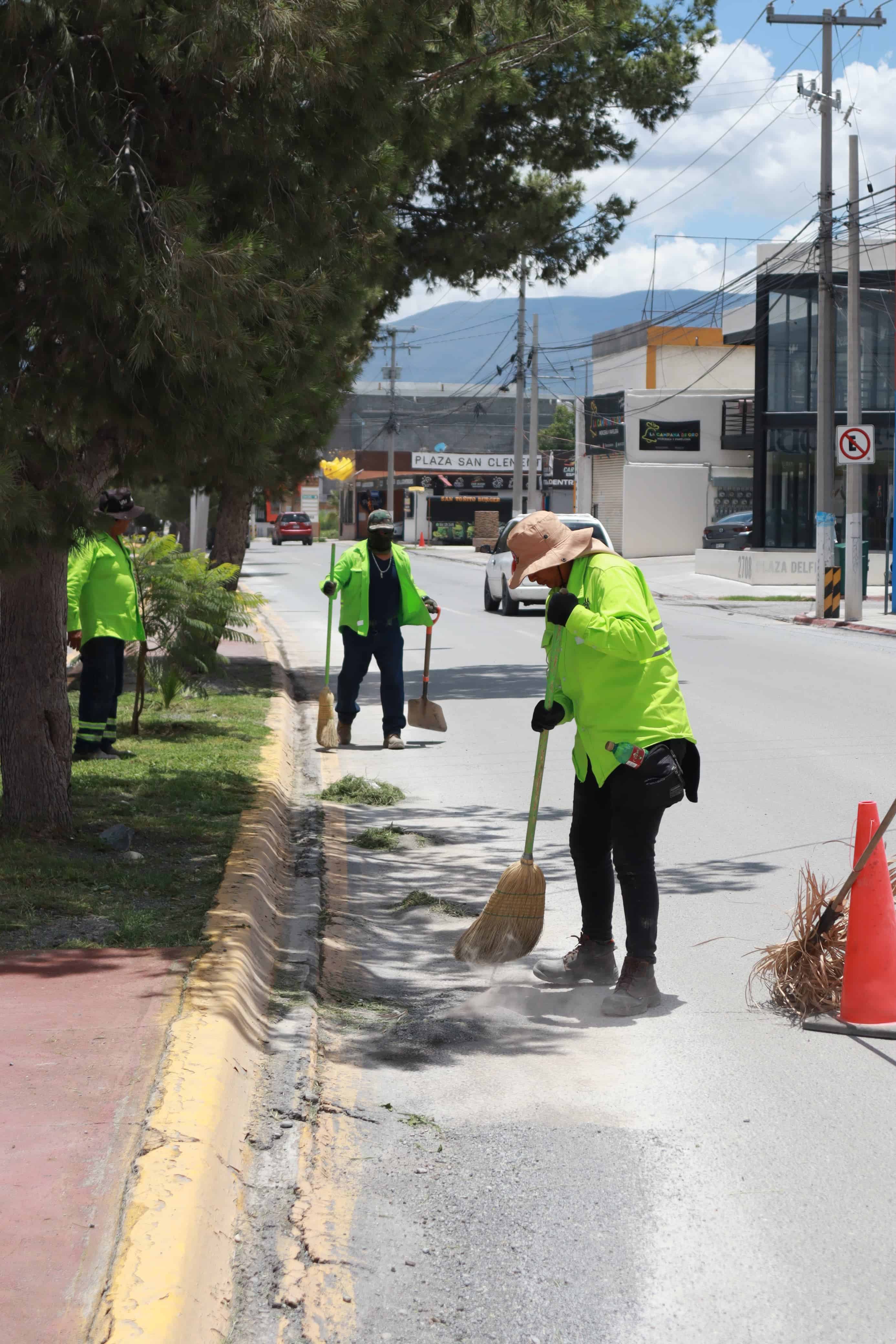 Trabajos de desazolve y mejoras en seguridad vial en Saltillo para garantizar un tránsito seguro