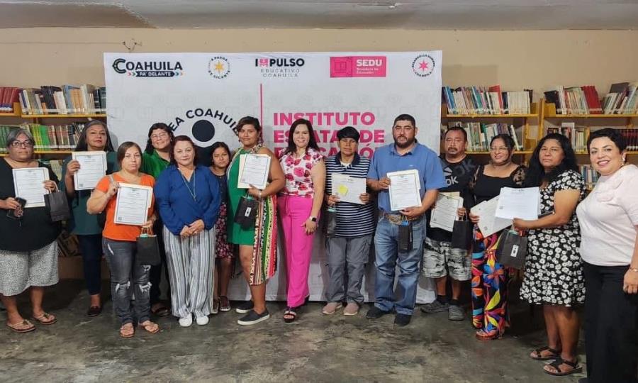 Se gradúan adultos 