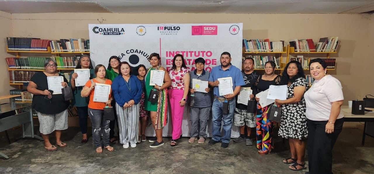 Se gradúan adultos 